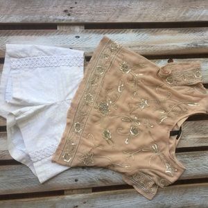 💕beautiful detailed forever 21 top!!❣️