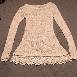Long sleeve Bethany Mota sweater! Cute!
