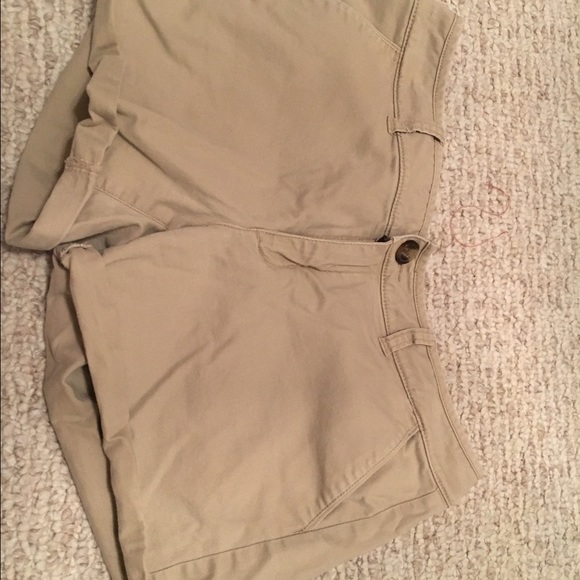 khaki shorts - Picture 1 of 3