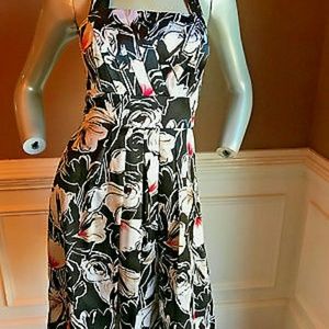 Beautiful White House Black Market Floral Dress