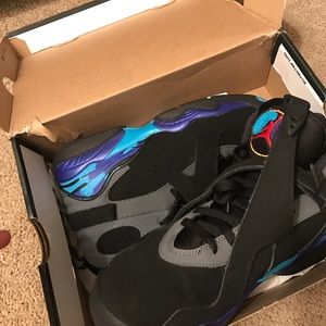 Aqua 8s
