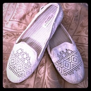 Lacey slip on shoes by Aeropostale