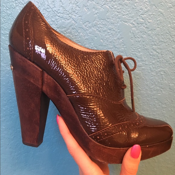 Michael Kors Shoes - Michael Kors leather Oxford heels