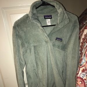 Women's Patagonia Pullover Size Medium