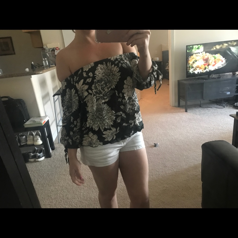 Off shoulder olive floral top - small