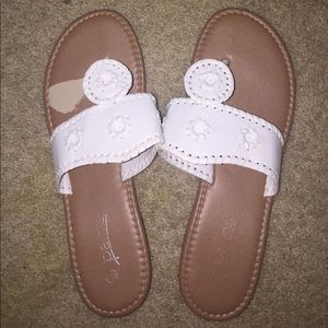 9.5 White Palms (Jack Rogers look alike)