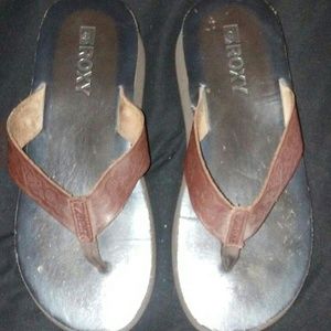 Roxy Leather flip flops