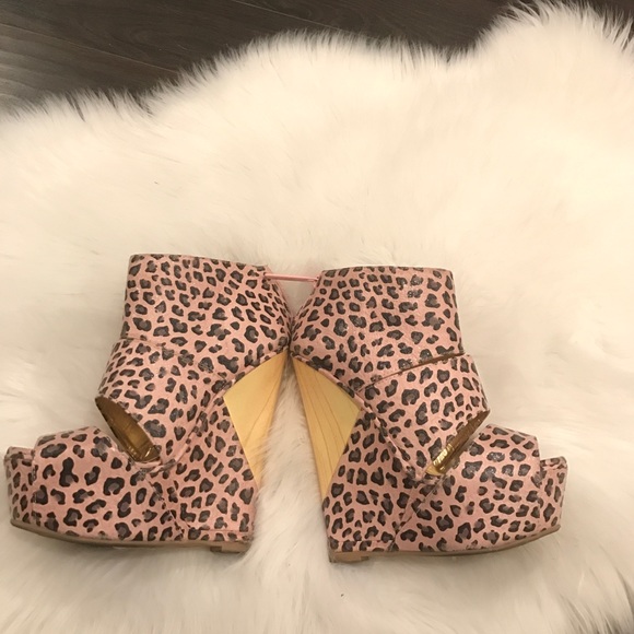 Good Condition Pink Leopard Wedges! - Picture 4 of 4