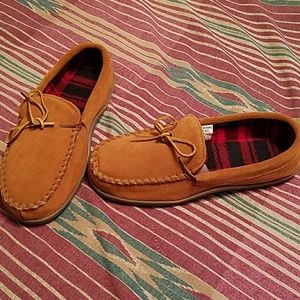 Red Head Cabin Moc slippers