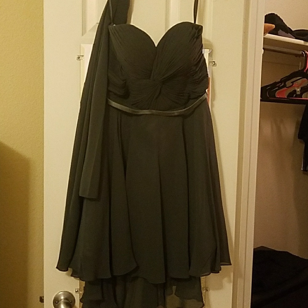 Beautiful sleeveless grey dress