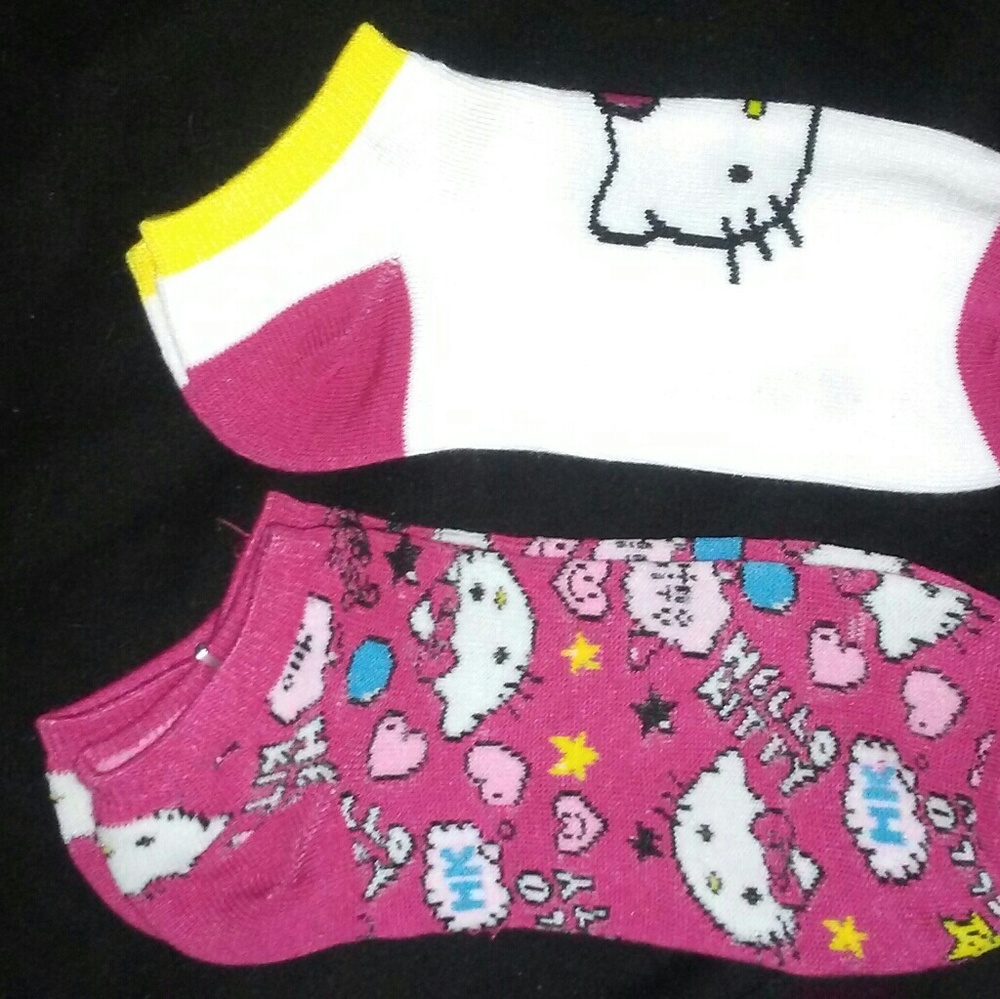 Hello Kitty socks - Picture 2 of 2