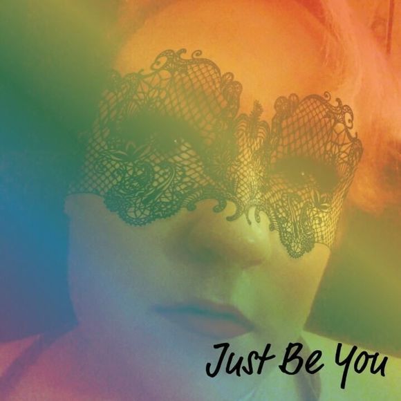 Meet your Posher, Sara - Picture 1 of 4