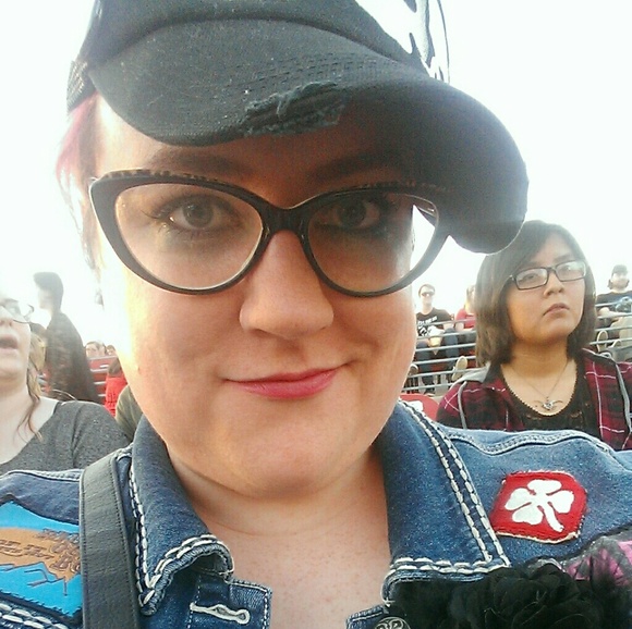 Meet your Posher, Sara - Picture 2 of 4