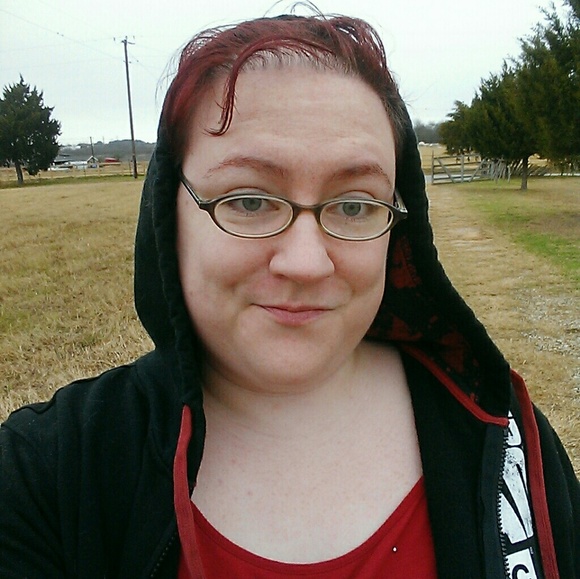 Meet your Posher, Sara - Picture 4 of 4