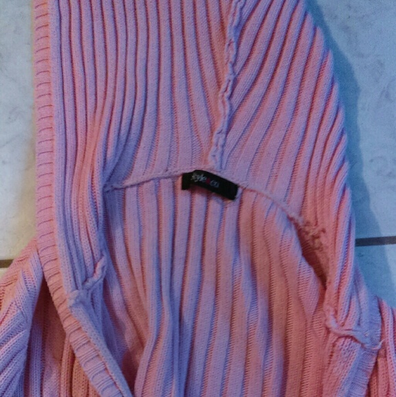 Pink sweater - Picture 2 of 4