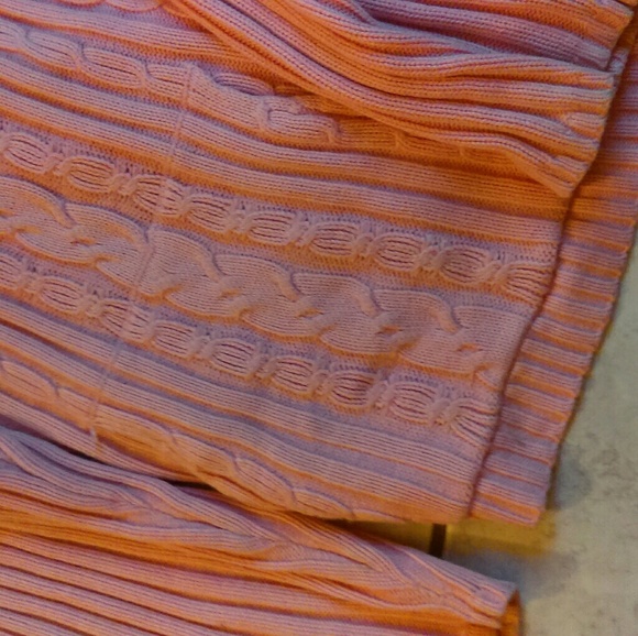 Pink sweater - Picture 3 of 4