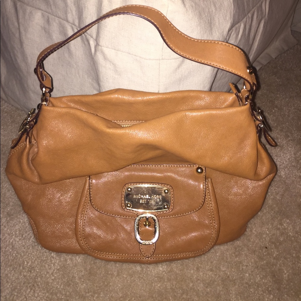 *MARKDOWN!!!* GORGEOUS leather Michael Kors bag