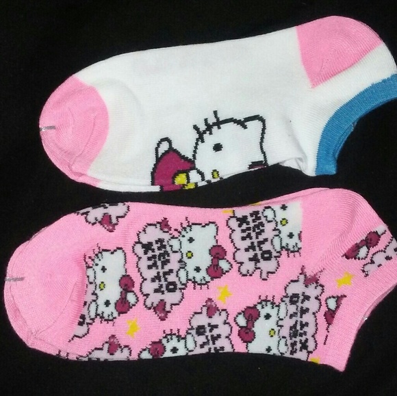 Hello Kitty Booties - Picture 2 of 2