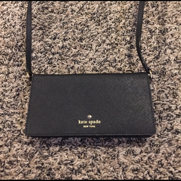 kate spade Handbags - Kate Spade Crossbody