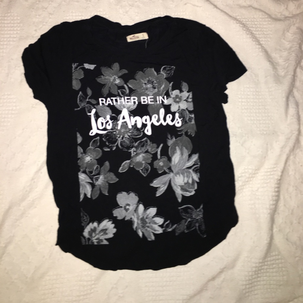 hollister graphic tshirt