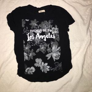 hollister graphic tshirt