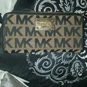 Michael Kors wallet