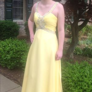 Blush Prom - daffodil yellow dress