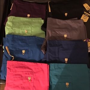 BNWT Wonder Winks Origins scrub pants