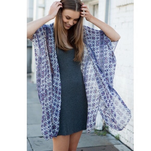 Brandy Melville Tops - Brandy Melville Alexis Kimono