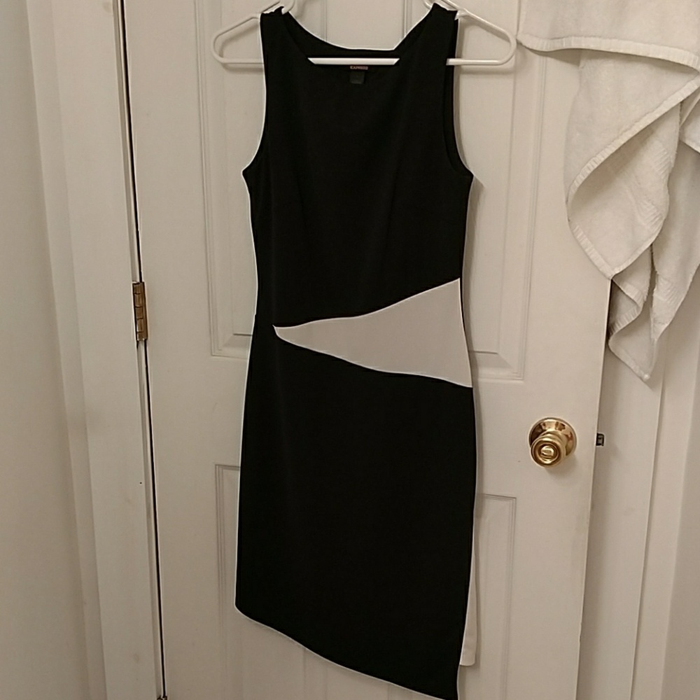 **3/$15**Express black & white dress size 4