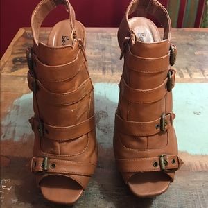 Bonnibel tan heels