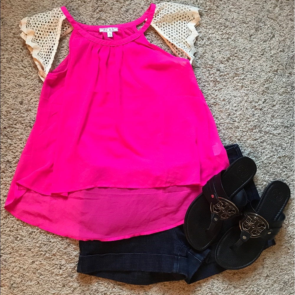 NWOT TCEC Hot pink sheet bell high-low top