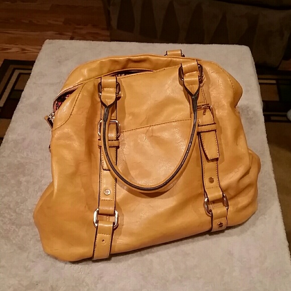 Mustard purse - Picture 1 of 3
