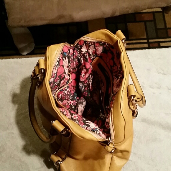Mustard purse - Picture 2 of 3
