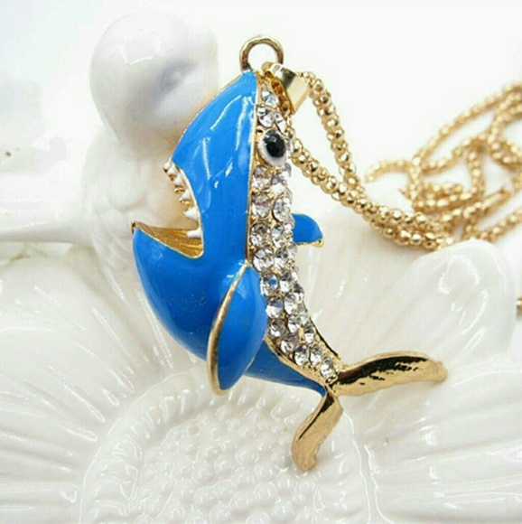 BLUE CRYSTAL SHARK NECKLACE - Picture 1 of 3