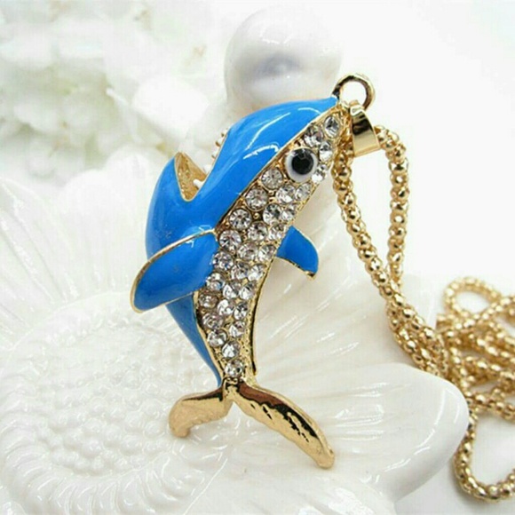 BLUE CRYSTAL SHARK NECKLACE - Picture 2 of 3