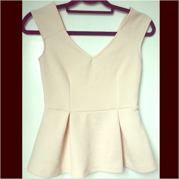 H&M light pink peplum top - Picture 1 of 3