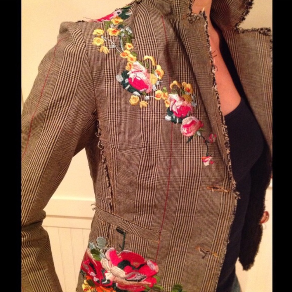 Beautiful Jacket Fully Lined Embroidered Flowers - image 2