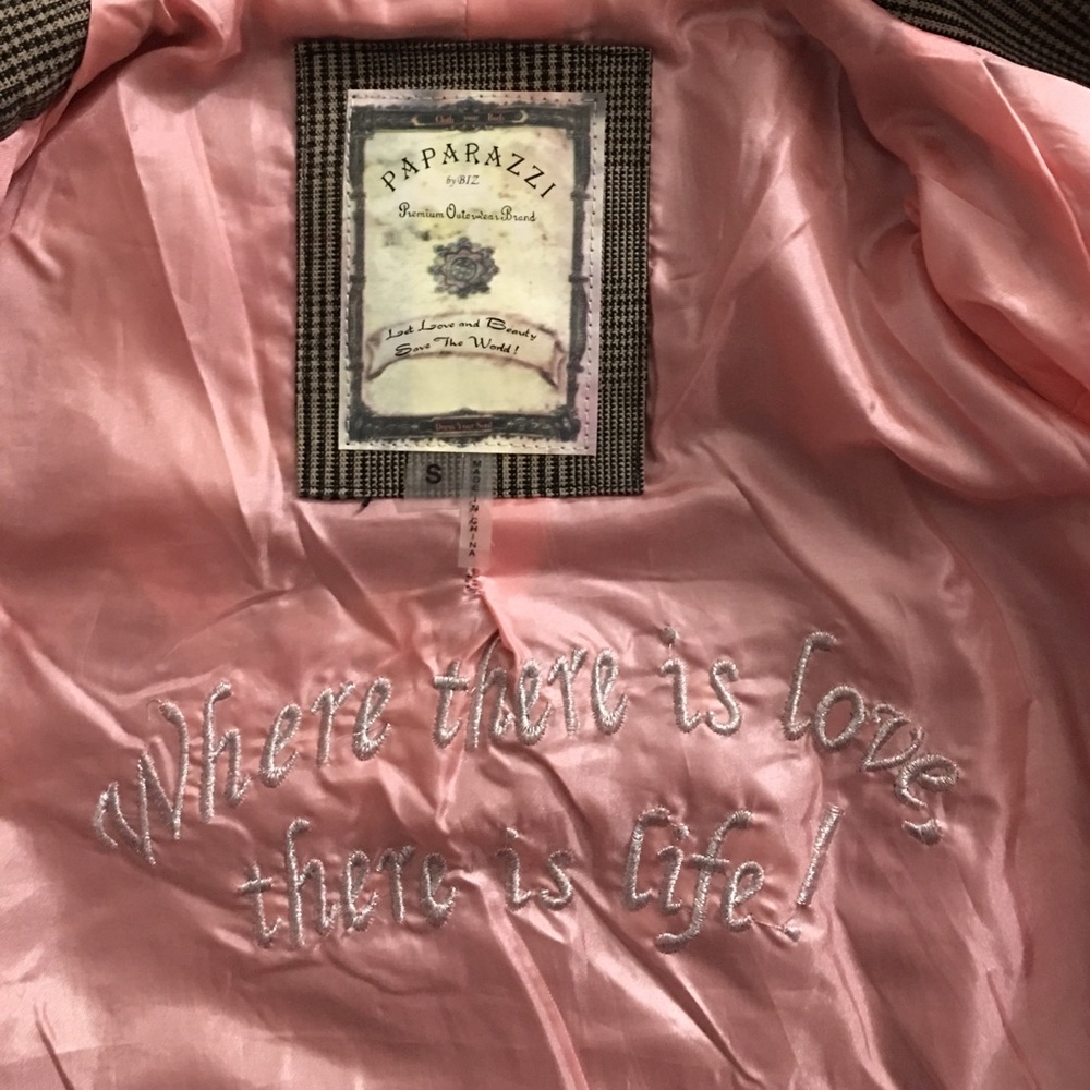 Beautiful Jacket Fully Lined Embroidered Flowers - image 6