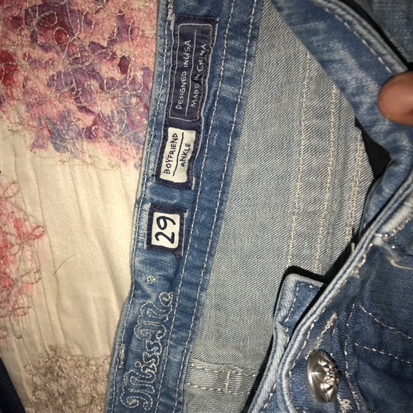 NWOT Miss Me Silver Stitch Boyfriend Jeans – Size 29 (Stretch) - Picture 5 of 9