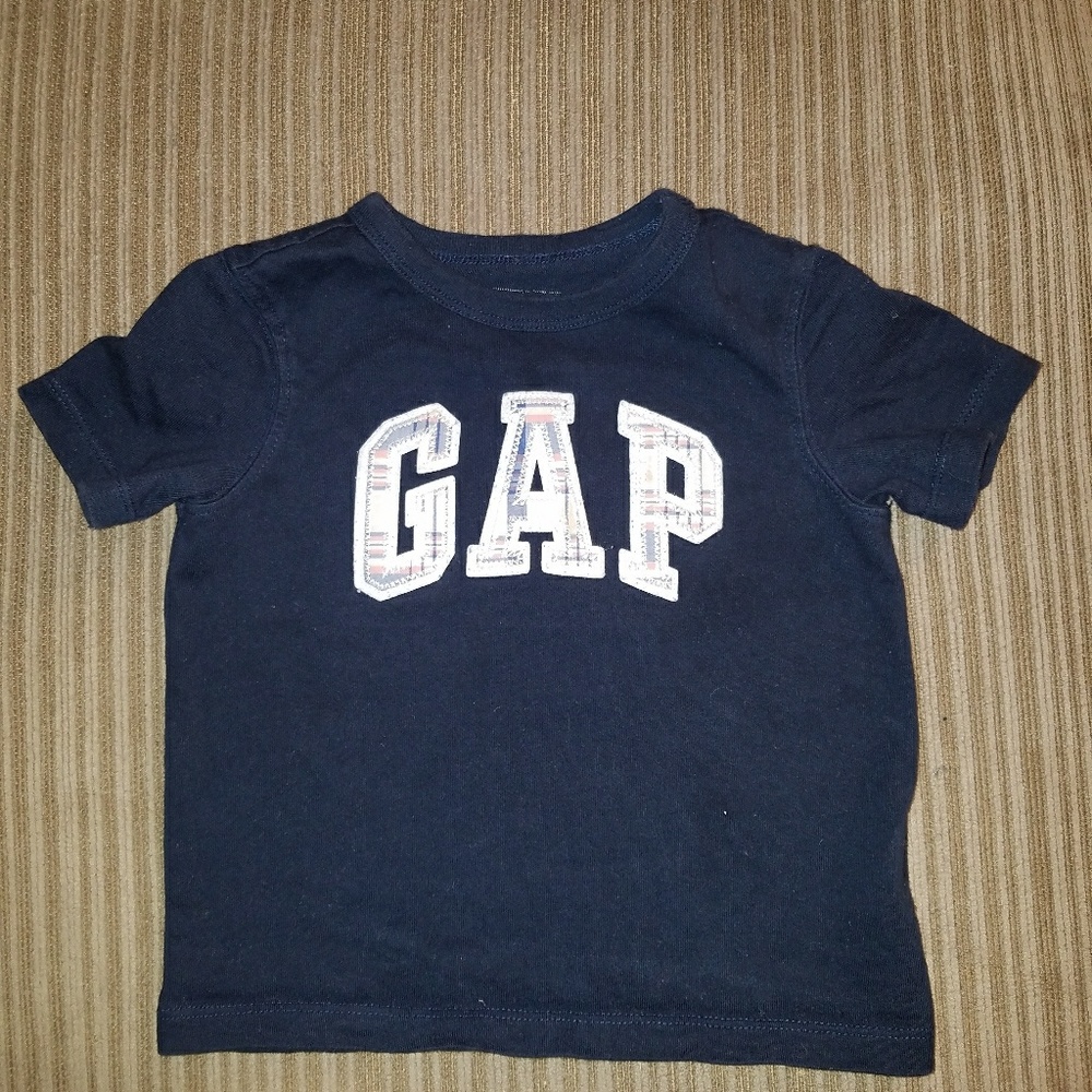Gap tee