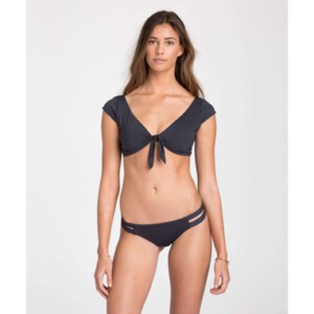 Billabong sol searcher tie front bikini top