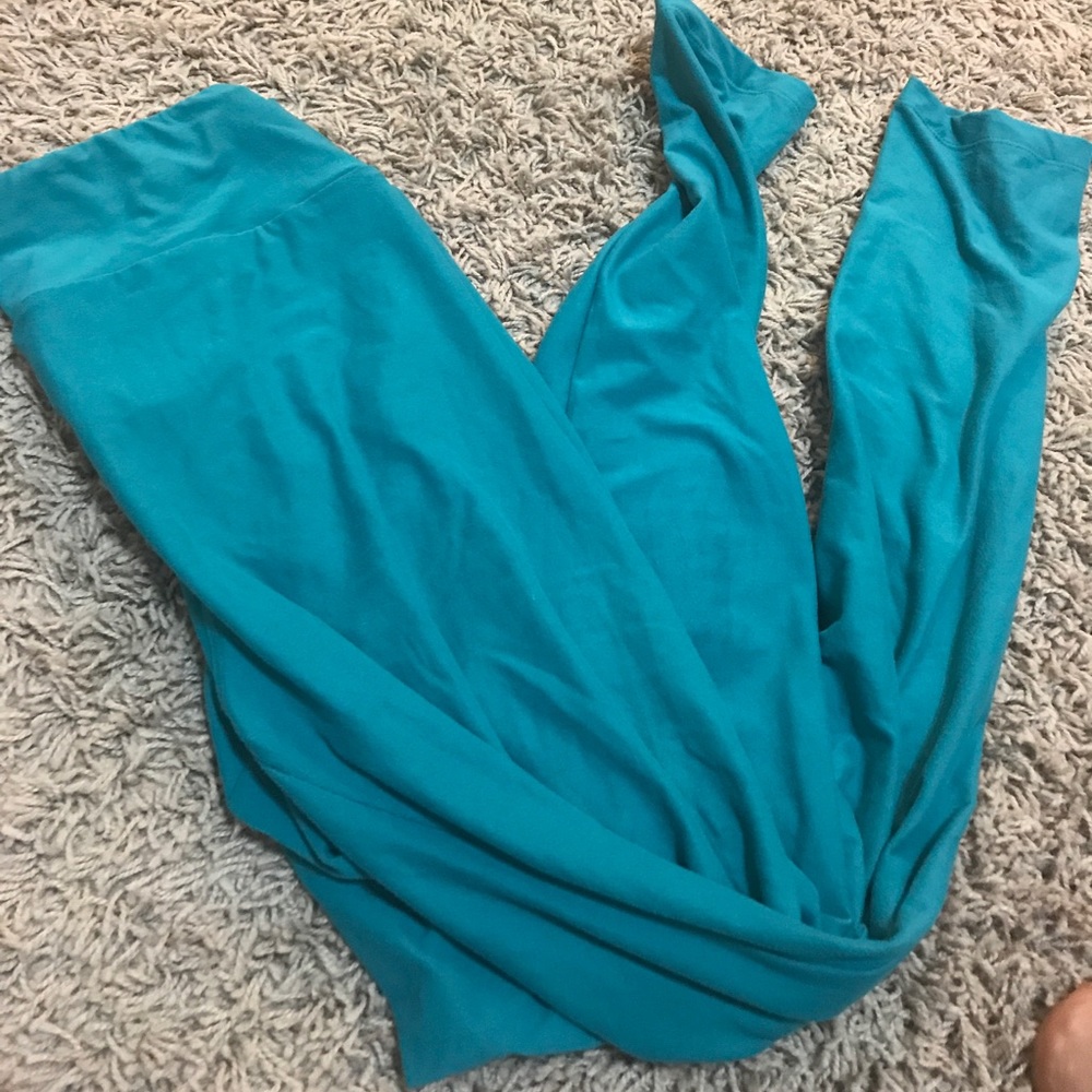 One size lula Roe leggings. Soild