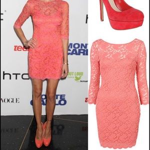 Topshop bodycon lace dress. 3/4 length sleeves.