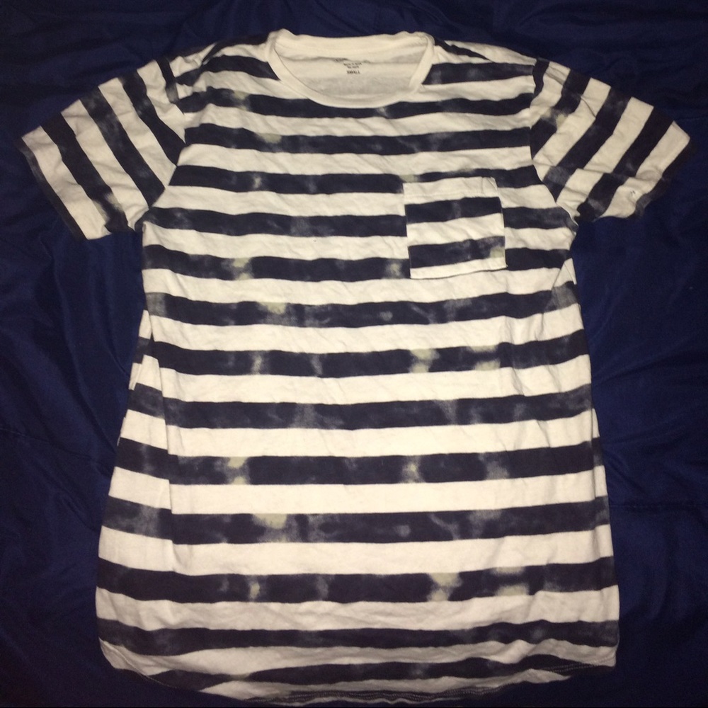 Long length pocket tee