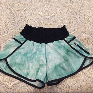 Lululemon tracker shorts. Size 6.