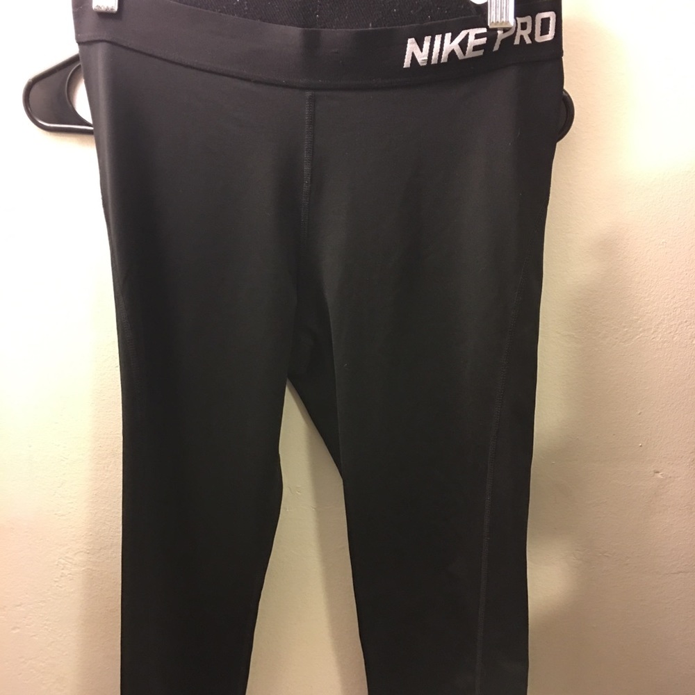 Nike pro cropped leggings