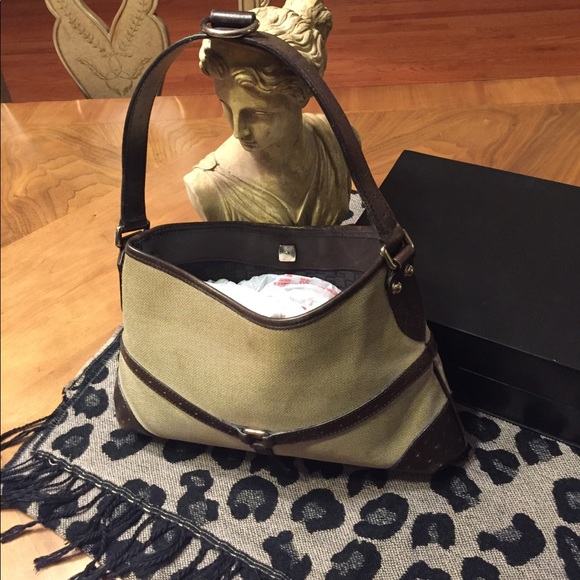 Authentic Gucci small handbag - Picture 2 of 4