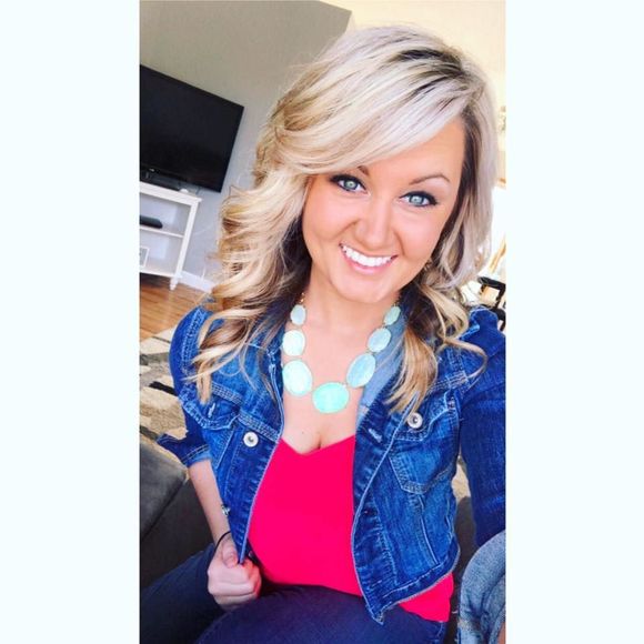 Meet your Posher, Kylie - Picture 1 of 1