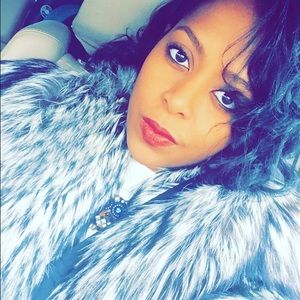 Meet your seller... Ta-Lia!